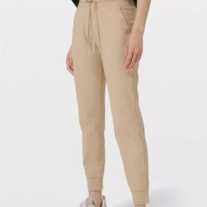 Lululemon Ready to Rulu‎ Jogger in Trench size 8